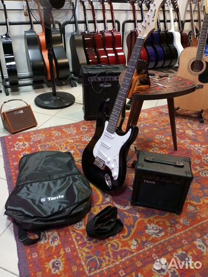 Электрогитара новая+комбик+чехол+ремень набор