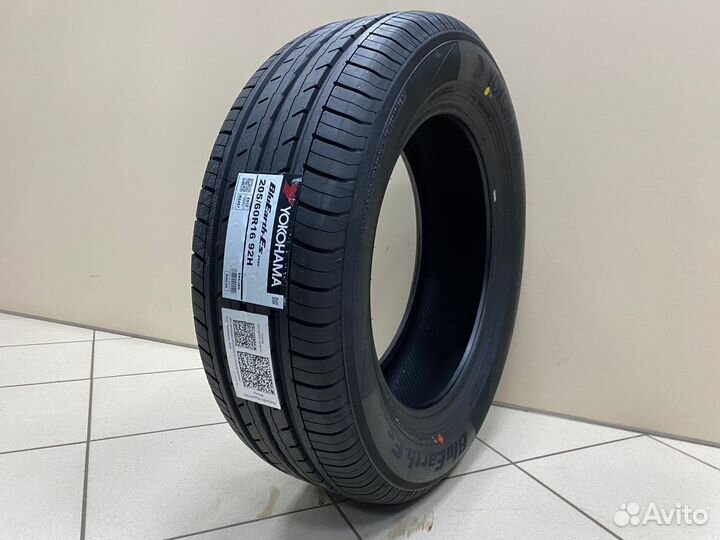 Yokohama Bluearth ES32 205/60 R16 92H