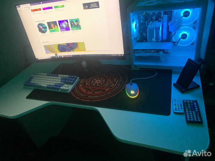 Мощный игровой компьютер с монитором
