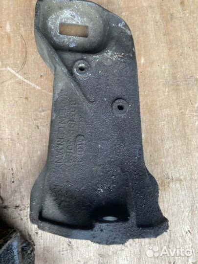 Кронштейн двигателя audi б4 2.3