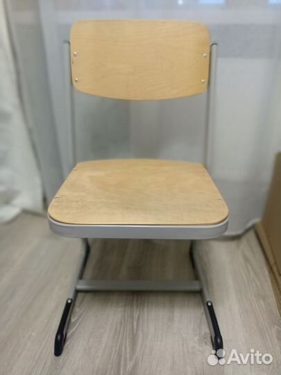 Стул ученический регулируемый