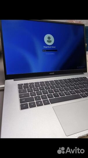 Honor magicbook 15 8/256