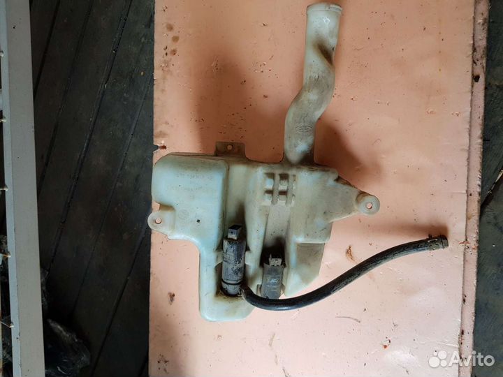 Бачек стеклоомывателя Ford Mondeo 3