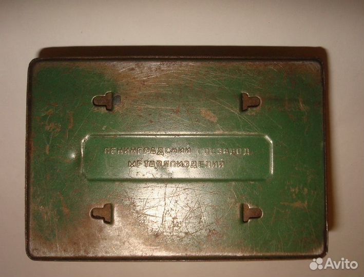 Гараж с машинкой лмз и Пиратский пистолет.СССР