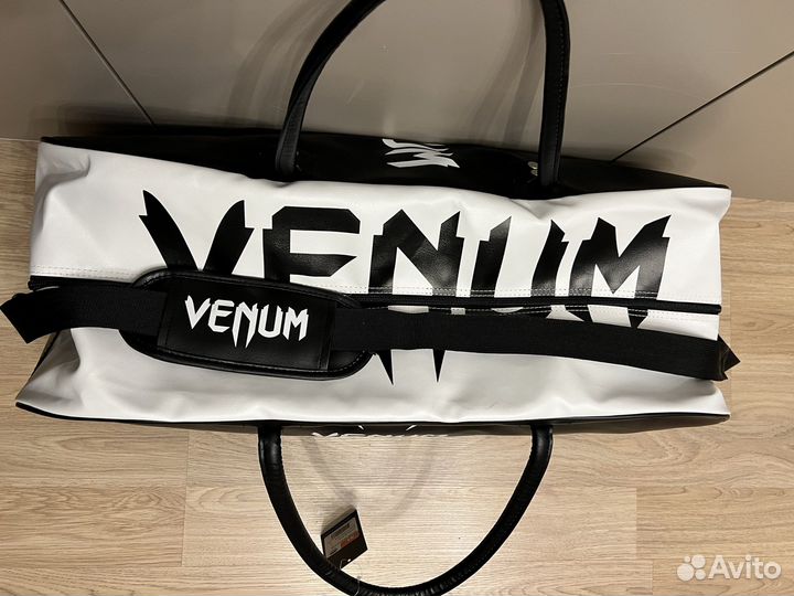 Сумка саквояж Venum спортивная