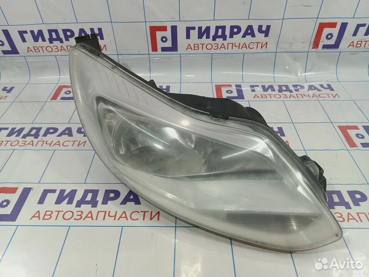 Фара правая Ford Focus 3 1751115