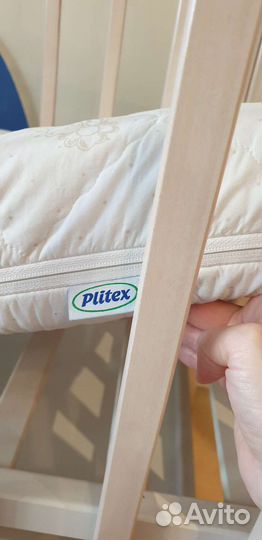 Детская кроватка с матрасом с маятником и ящиком