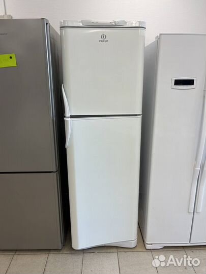 Холодильник indesit