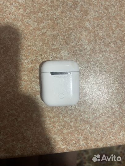 Продам airpods 1 поколения