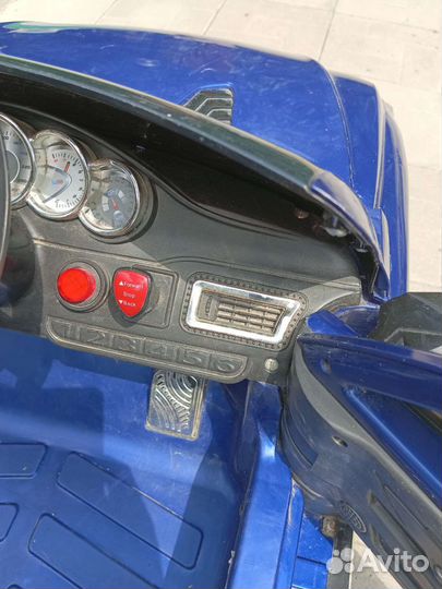 Детская машинка с пультом управления