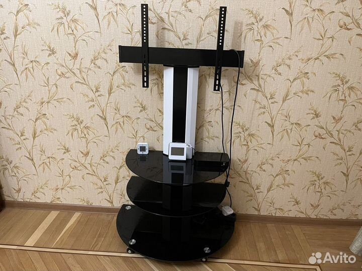 Стол под телевизор