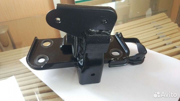 Опора/Подушка двигателя левая rav 4