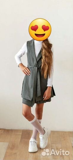 Костюм тройка школьный на девочку 146 см
