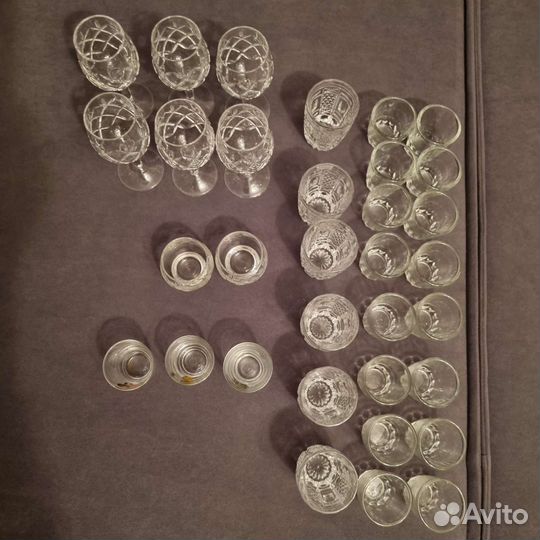 Стопки, рюмки много