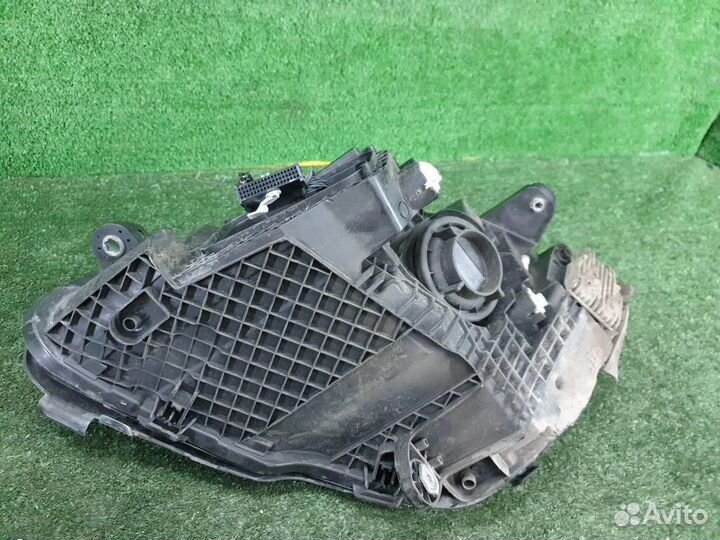 Фара правая Mercedes-Benz C-Class