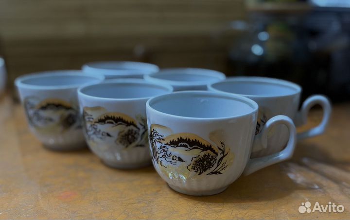 Набор чашек с блюдцами