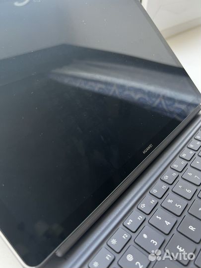 Планшет Huawei MateBook модель 2019 года