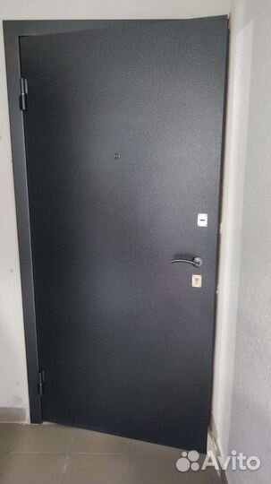 Дверь входная металлическая новая