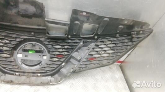 Решетка радиатора nissan qashqai J11 (DEA17G101)
