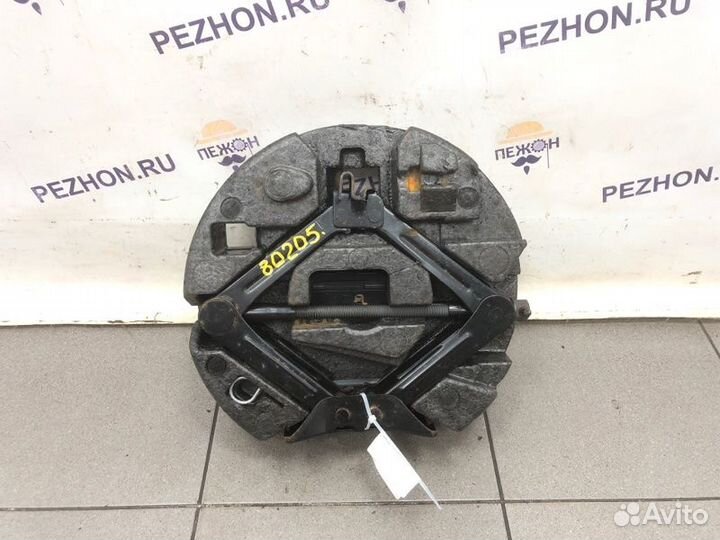 Домкрат Ford Focus хэтчбек 1.6 2011