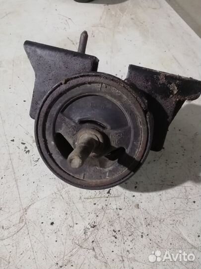 Подушки двигателя и АКПП Nissan Primera P12