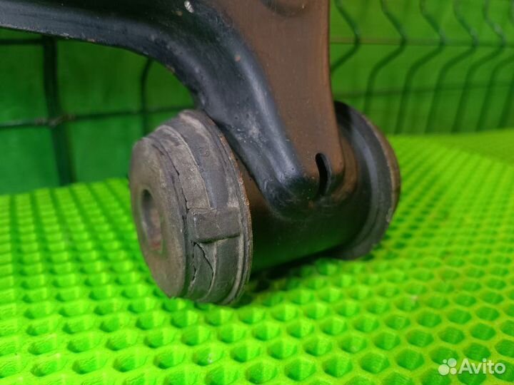 Рычаг подвески нижний передний левый Mercedes-Benz