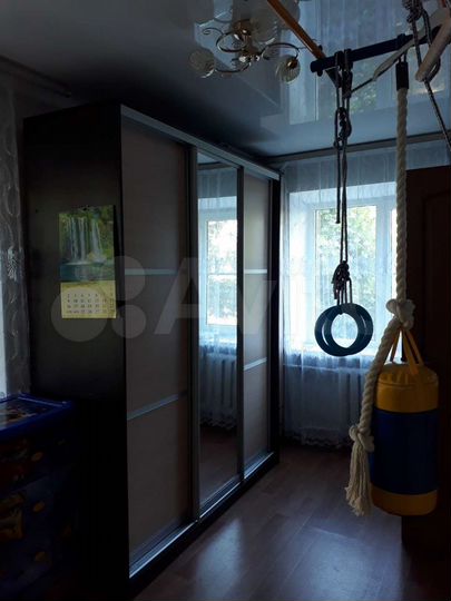 2-к. квартира, 42 м², 1/3 эт.