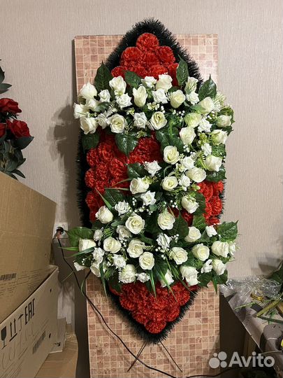 Ритуальные венки и корзины