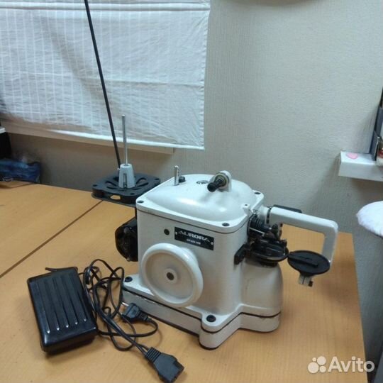 Скорняжная швейная машина Аврора