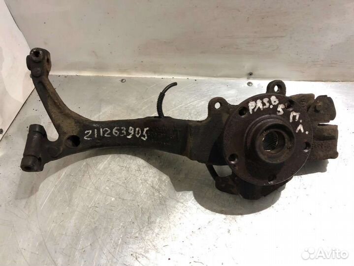 Ступица передняя левая volkswagen passat b5 8d0407257