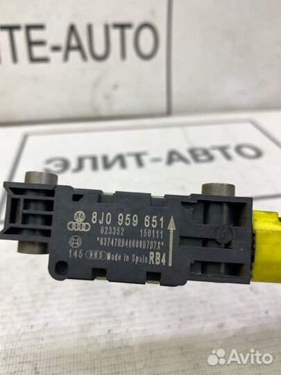 Датчик удара Audi A3 8P 2010