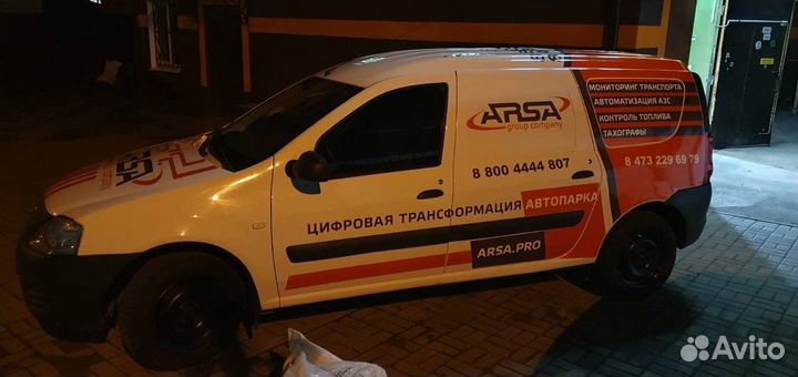 Оклейщик, оклейка авто в рекламу, оклейка фасадов