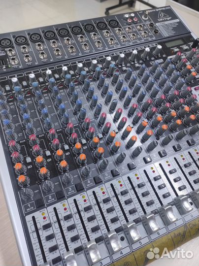 Микшерный пульт Behringer QX2442USB + жесткий кейс