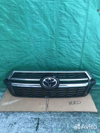 Решетка радиатора Toyota Land Cruser 200 2020 г