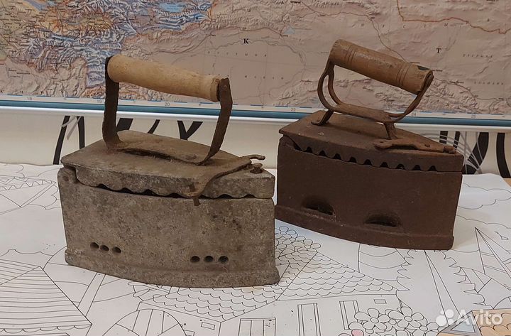 Утюг старинный, чугунный (на углях), клеймо