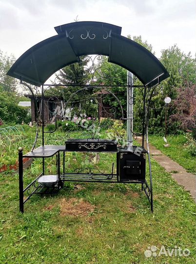 Мангал с крышей