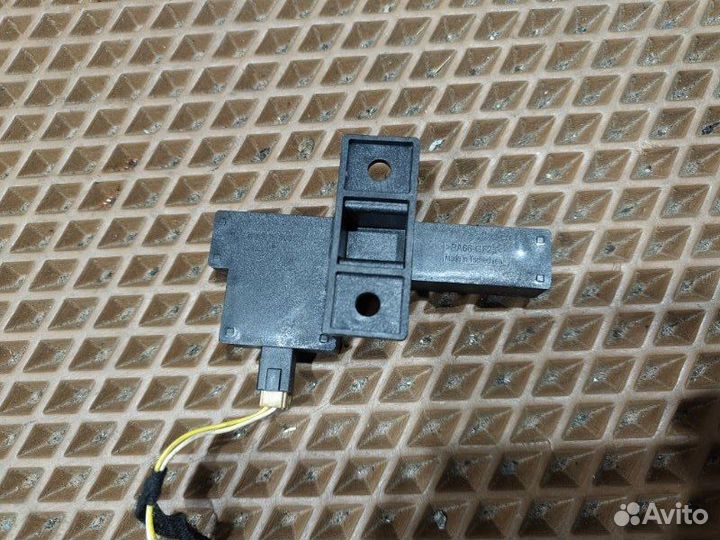 Антенна Audi A4 B8 cdnb 2013