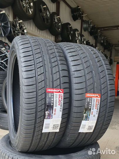 RoadX RXQuest SU01 255/45 R20 и 285/40 R20