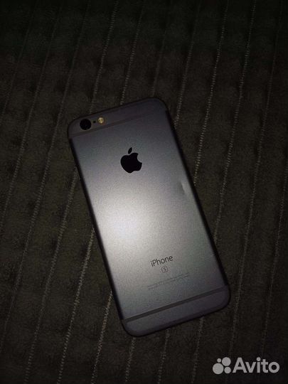 Телефон iPhone 6s