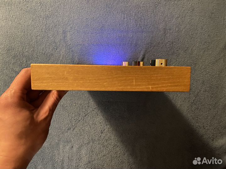 Грувбокс Synthstrom Deluge DE-01