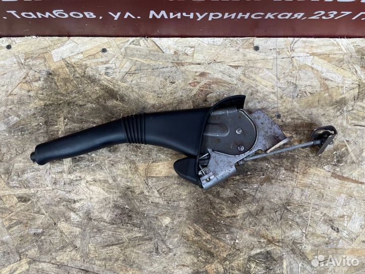 Рычаг стояночного тормоза Renault Logan