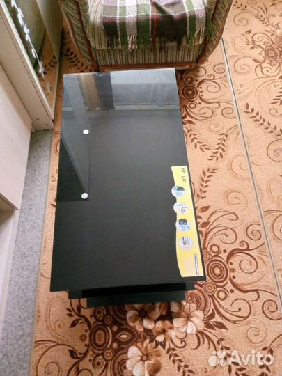 Стол стеклянный