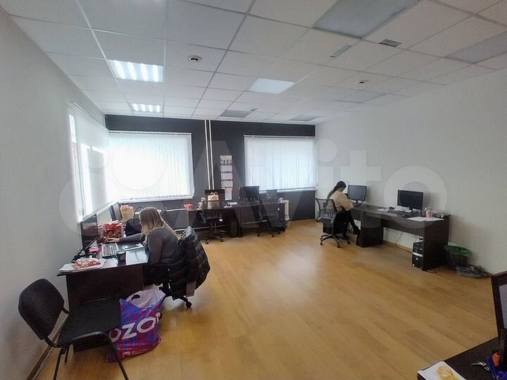 Офис, 246 м² с арендатором