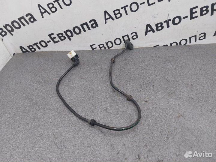 Провод стояночного тормоза задний Mercedes-Benz