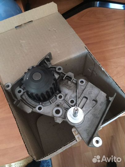 Водяной насос помпа Рено Логан