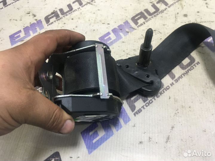 Ремень безопасности передний правый Рено Логан 2