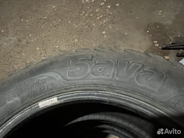 Sava Eskimo Stud 215/65 R16 98T