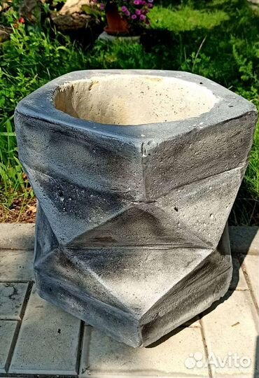 Уличные вазоны бетонные