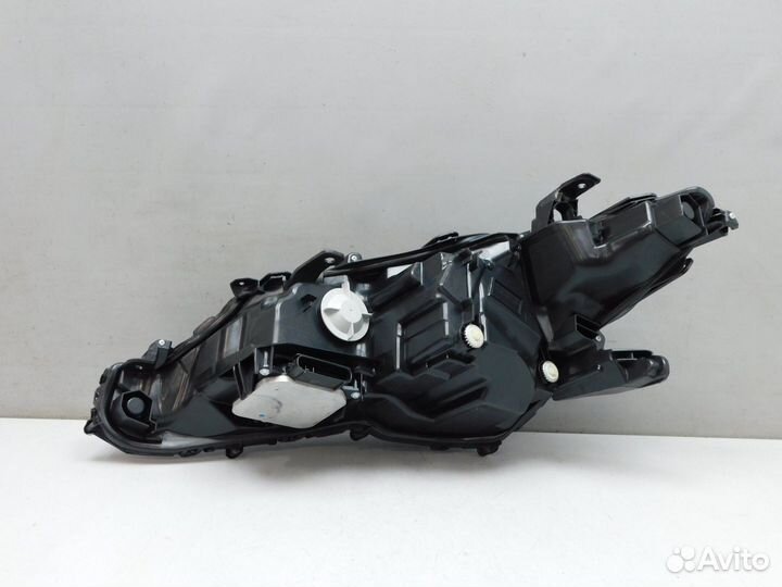 Фара правая Toyota Camry