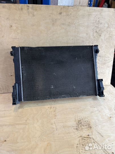 Радиатор охлаждения двигателя Mercedes w212 w204